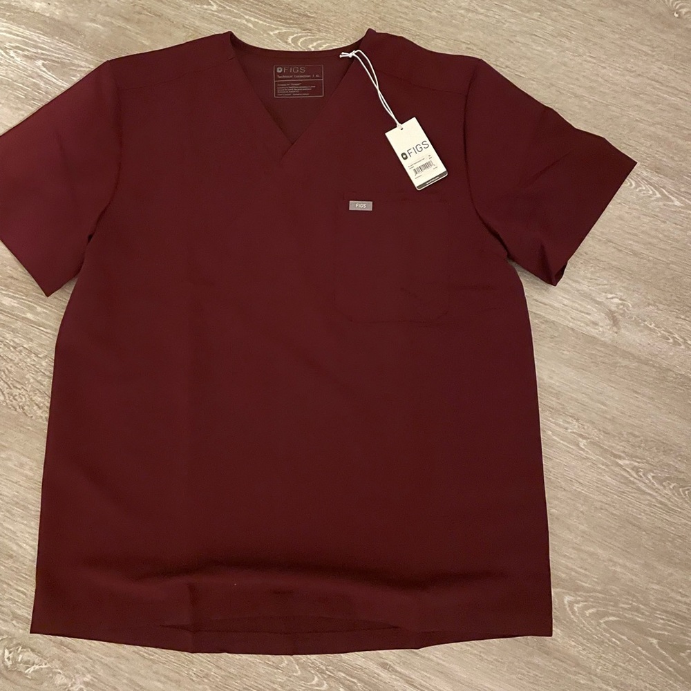 FIGS Mens Leon top- burgundy